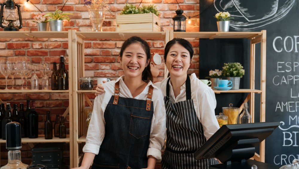 カフェ店員